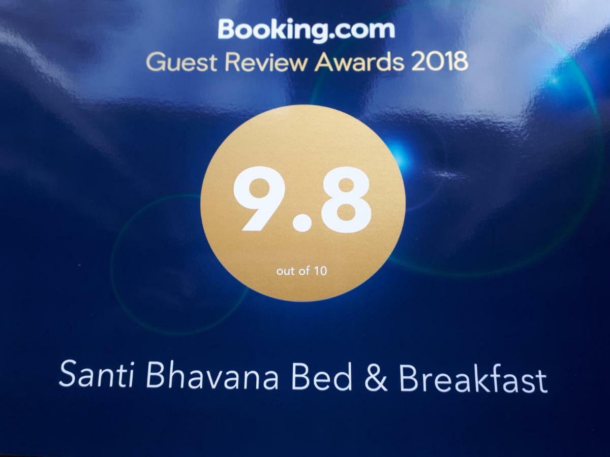 Santi Bhavana Bed & Breakfast เวสต์เบอรี ภายนอก รูปภาพ